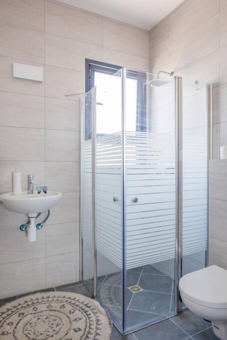 O&O Group- Magical 4Br Apt With Panoramic Sea View Бат-Ям Экстерьер фото